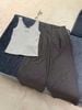  Áo tanktop xám sọc gân, chữ ngực 