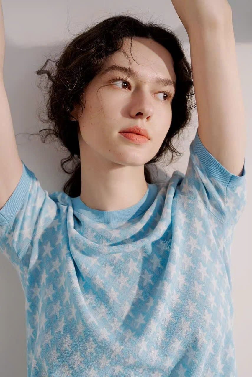  Áo ngắn tay xanh pastel họa tiết sao 