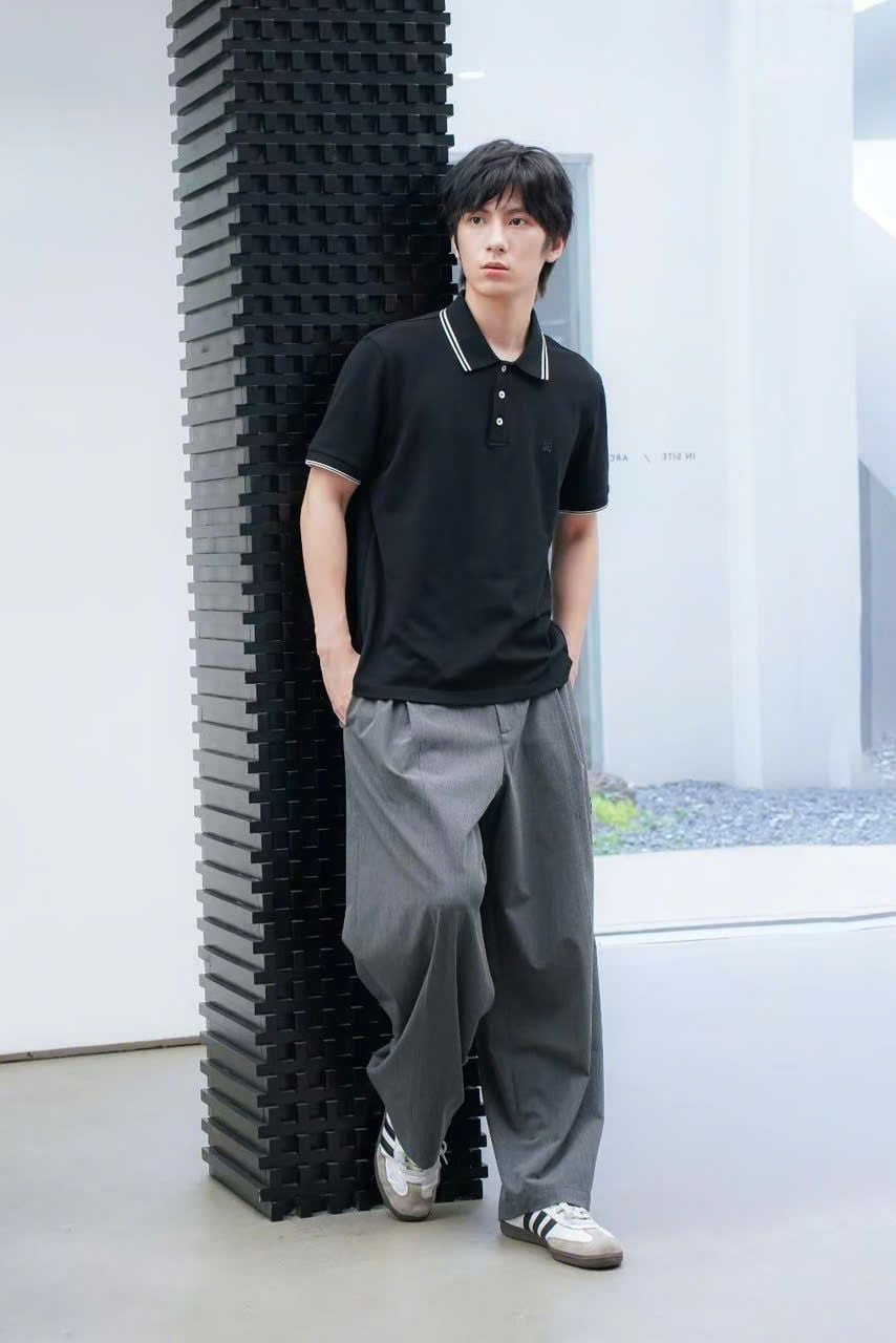  Áo Polo đen viền trắng 