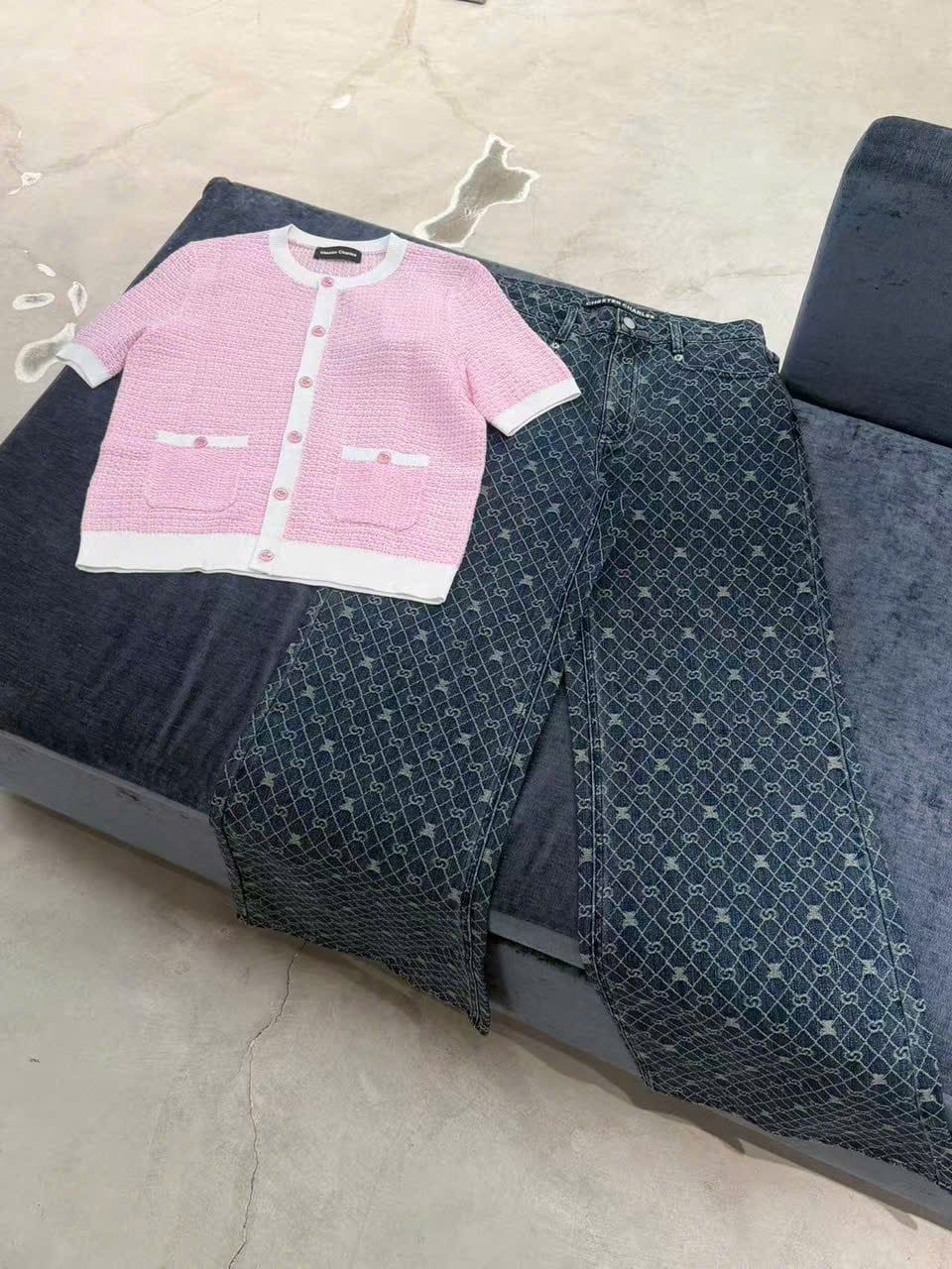  Áo CDG hồng ngắn tay viền trắng 
