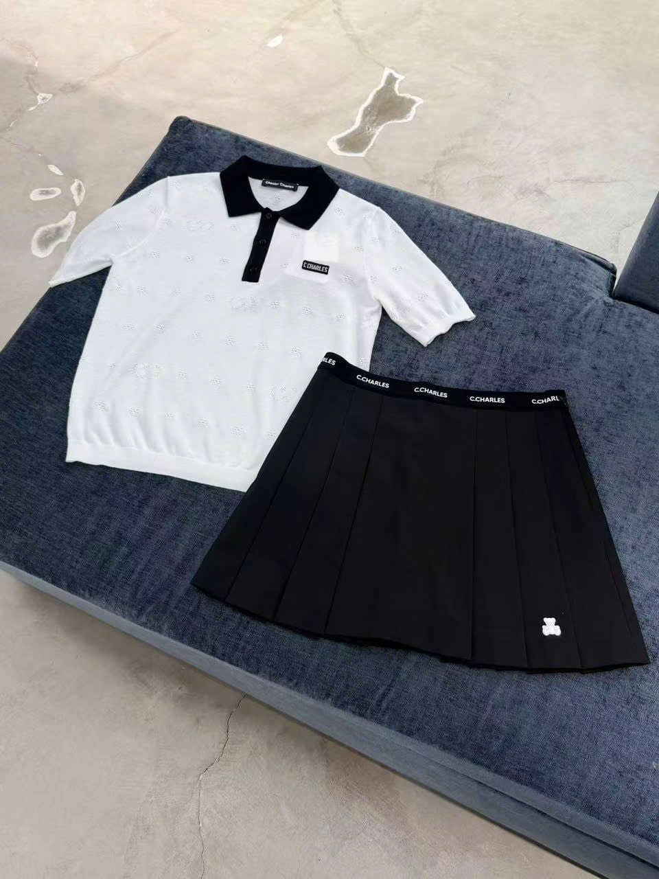 Áo Polo Trắng ngắn tay, cổ đen , Logo chữ ngực 