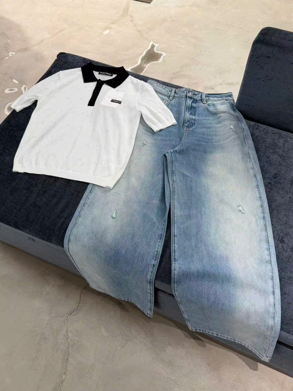  Áo Polo Trắng ngắn tay, cổ đen , Logo chữ ngực 