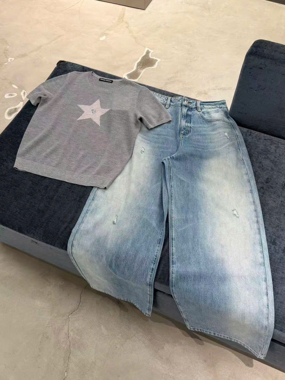  Áo ngắn tay ghi xám, ngôi sao lớn đính đá 