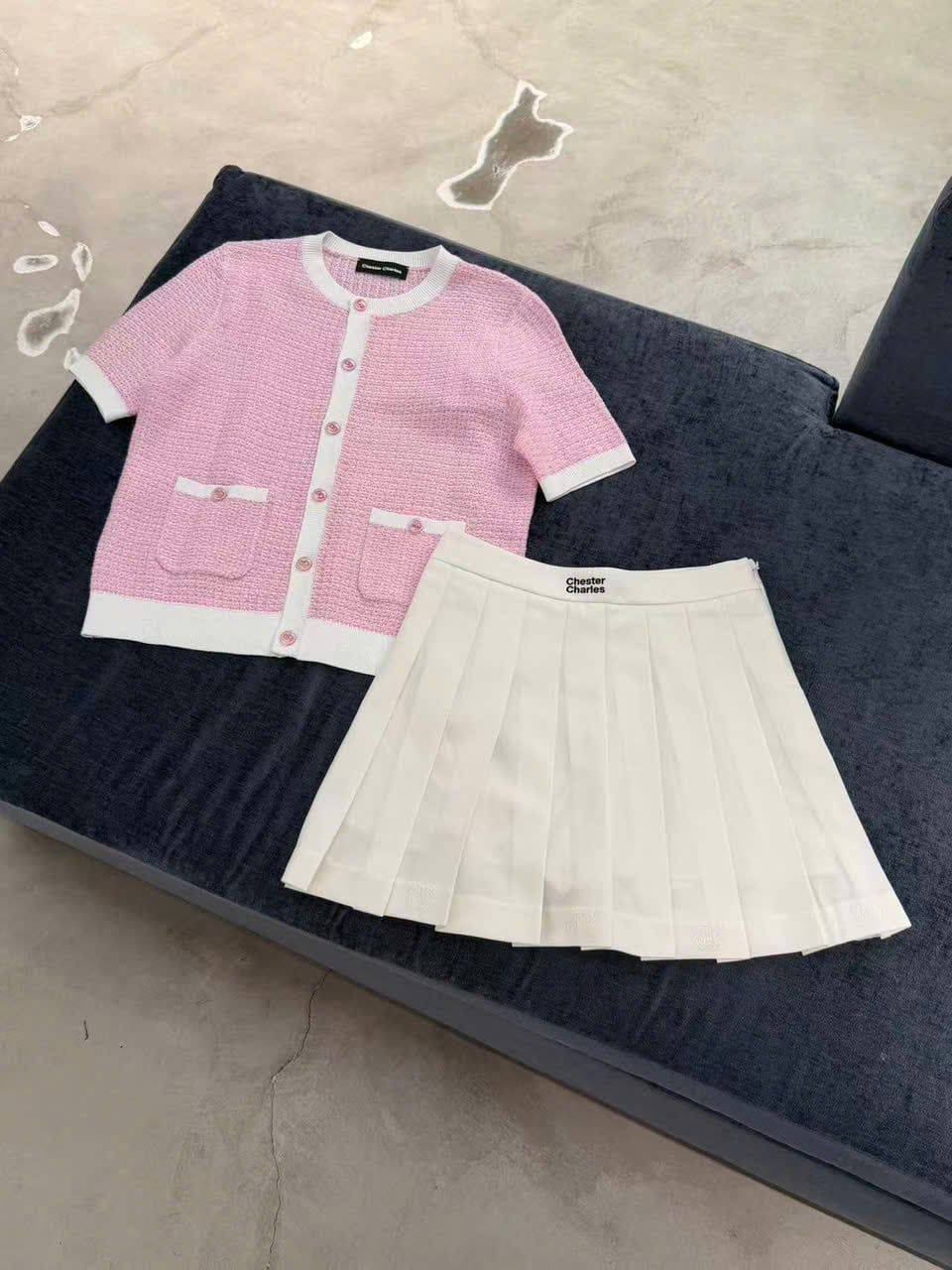  Áo CDG hồng ngắn tay viền trắng 