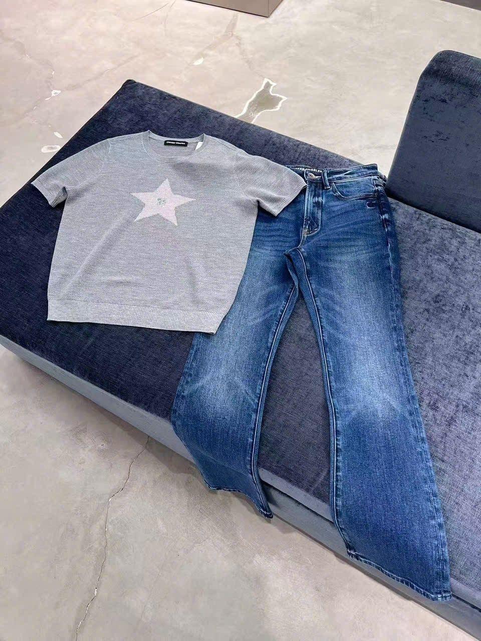  Áo ngắn tay ghi xám, ngôi sao lớn đính đá 