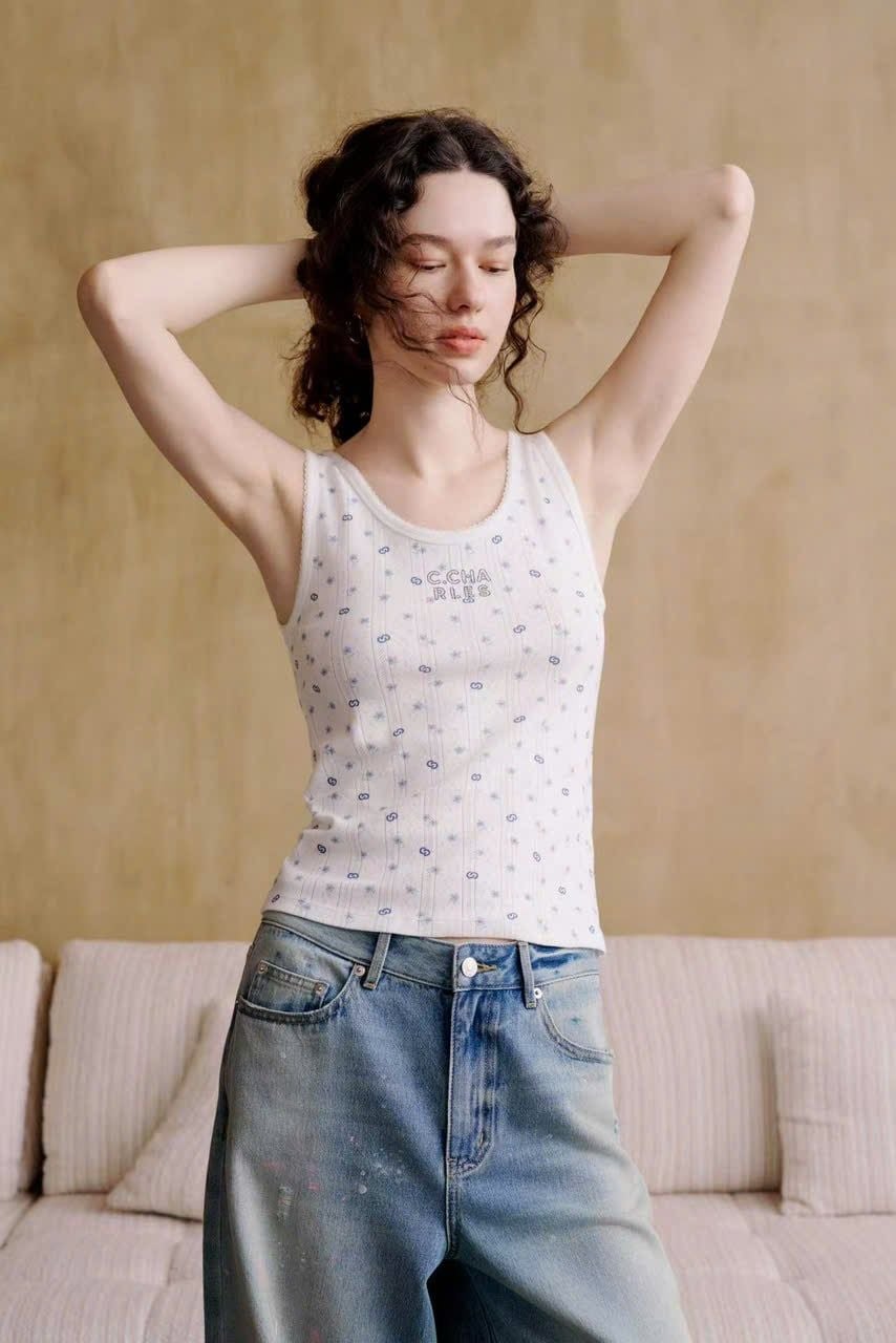  Áo tanktop trắng Logo và hoa 