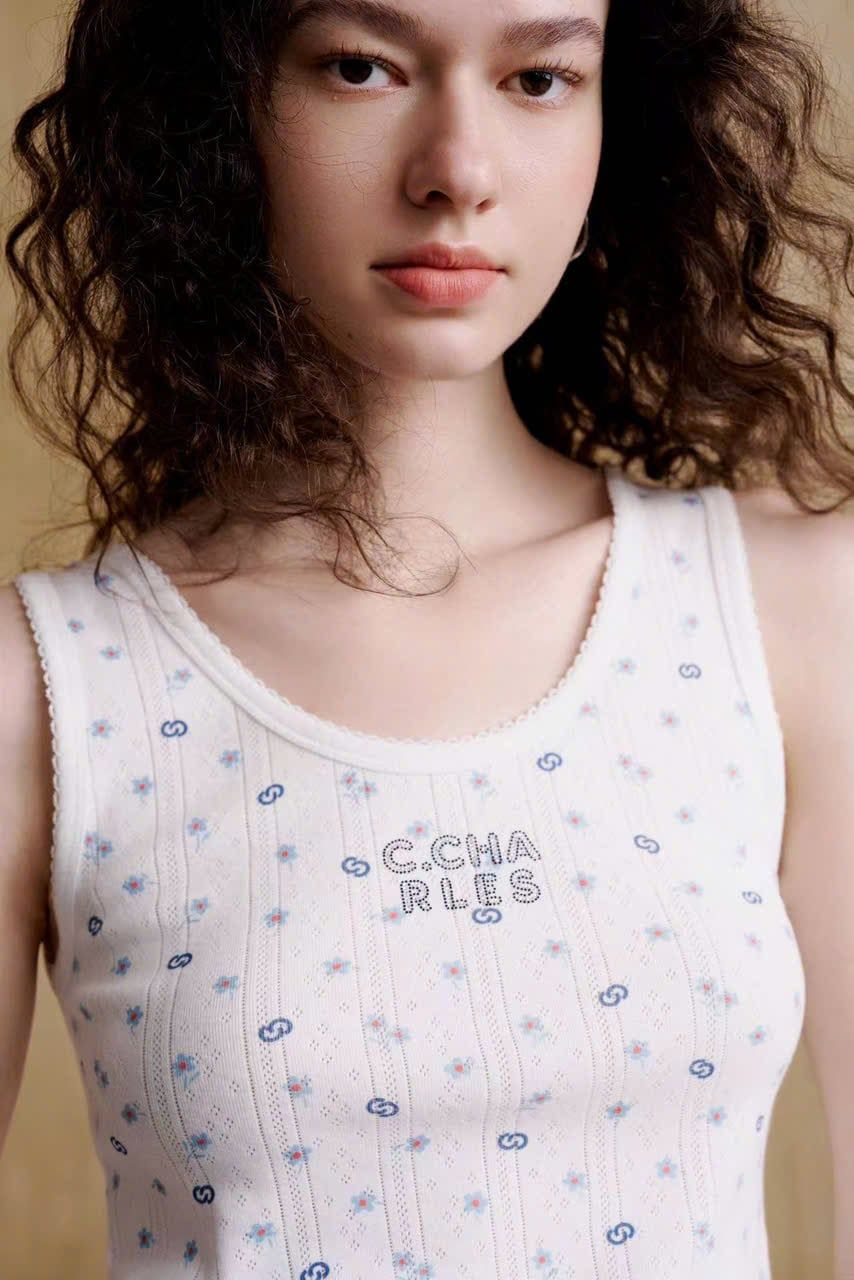  Áo tanktop trắng Logo và hoa 