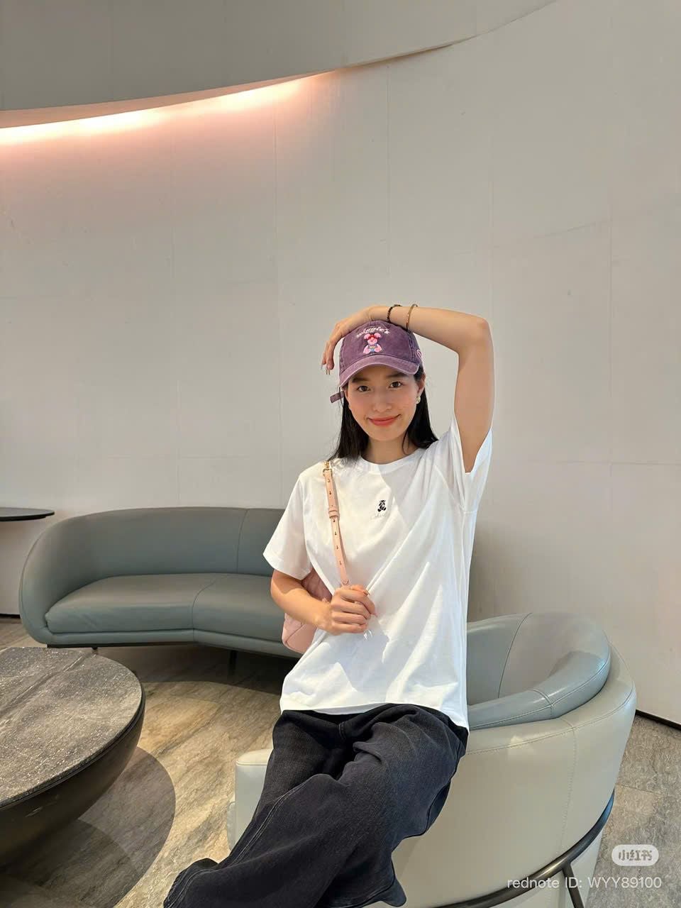  Áo phông trắng gấu đen Logo C.Charles 