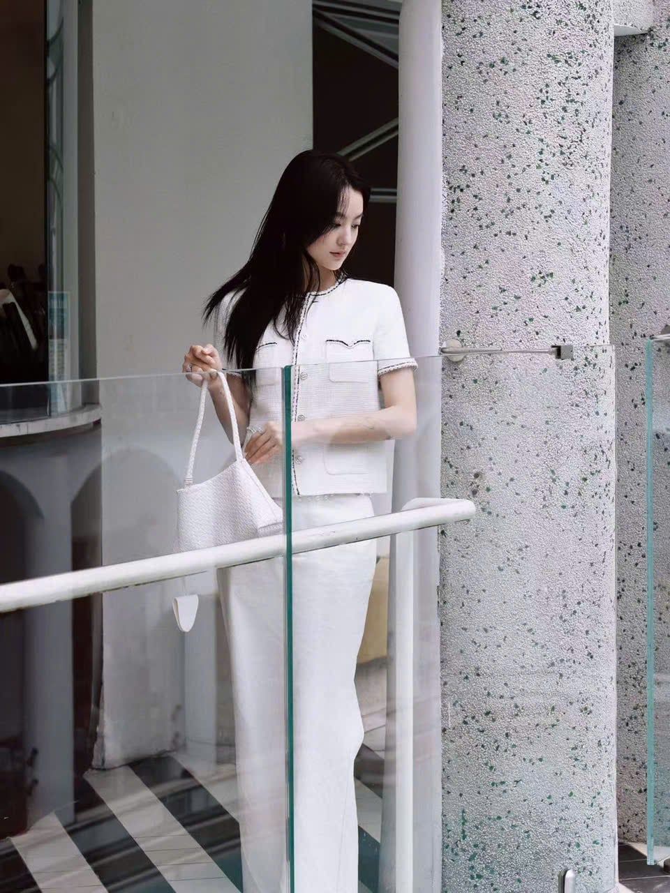  Áo CDG trắng ngắn tay 4 túi V 
