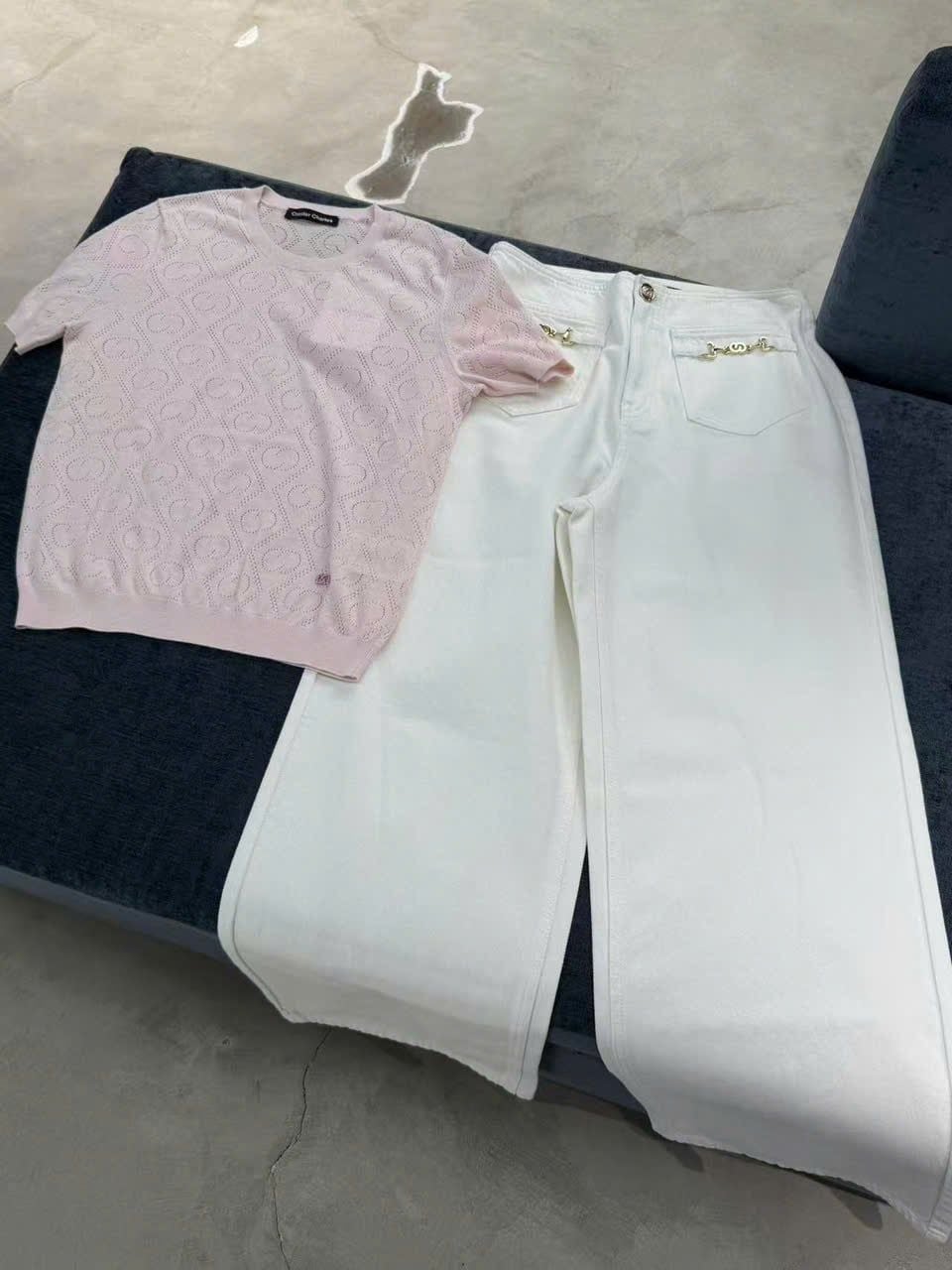  Áo ngắn tay hồng nhạt dệt kim Logo 