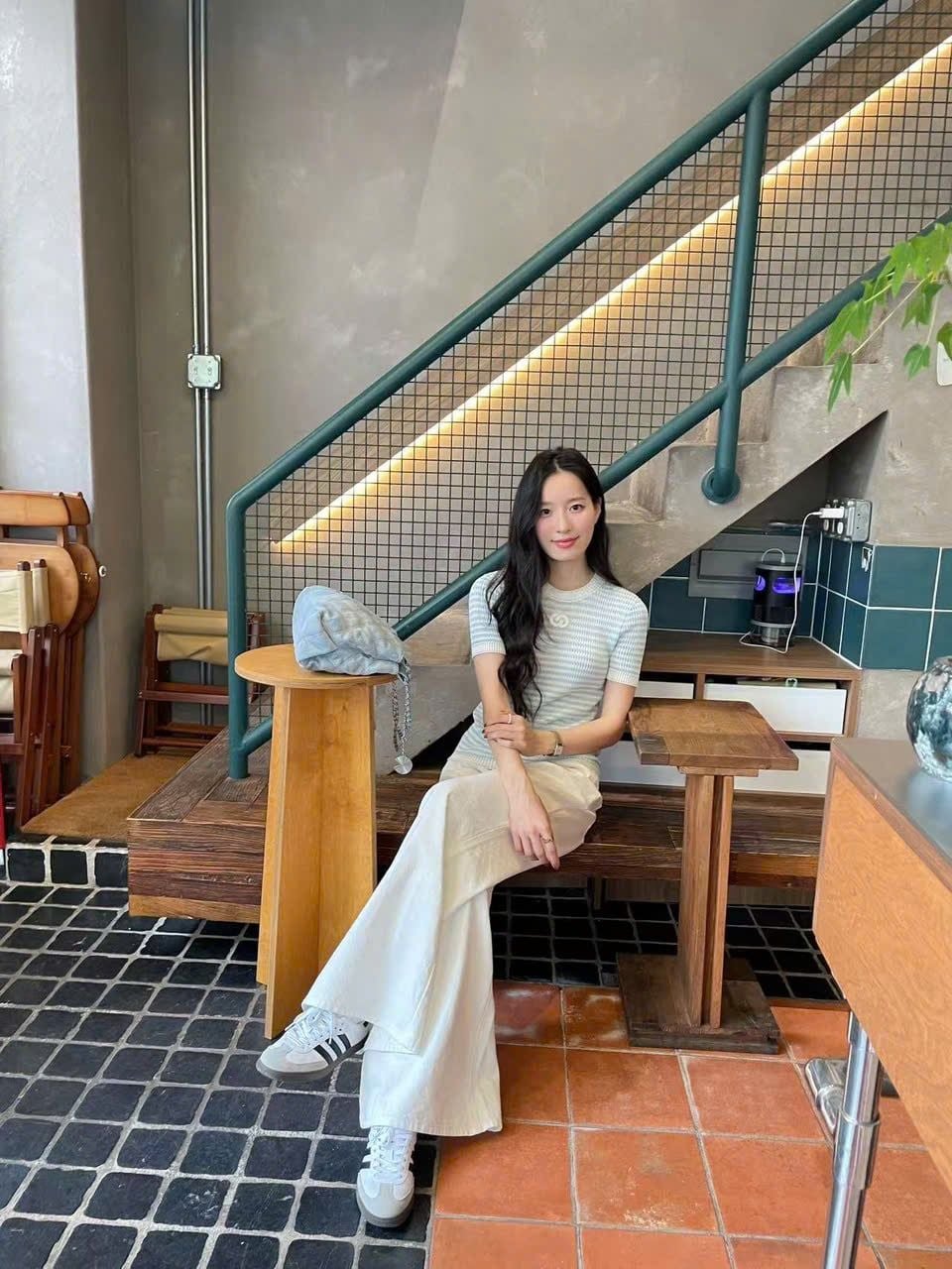  Áo kẻ Zích Zắc trắng xanh 