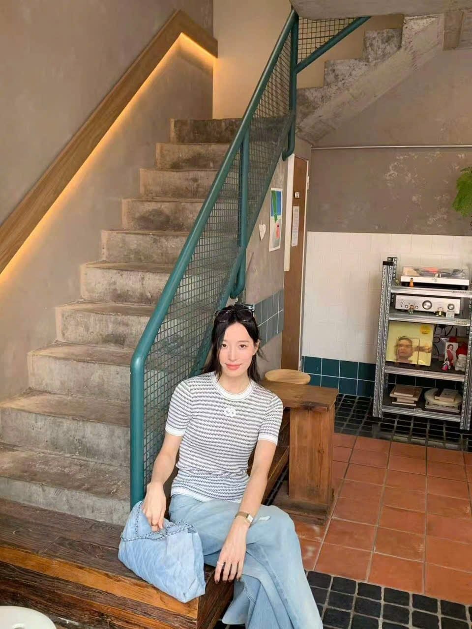  Áo kẻ Zích Zắc trắng đen 
