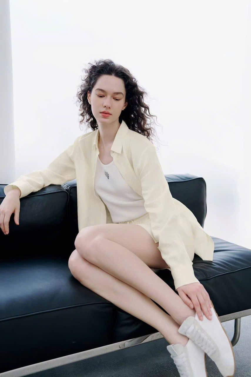  Bộ Áo sơ mi và quần sooc vải cạp chun - trắng kem set 