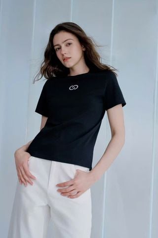  1.Áo thun cổ tròn Đen Logo Đính Đá ngọc trai 
