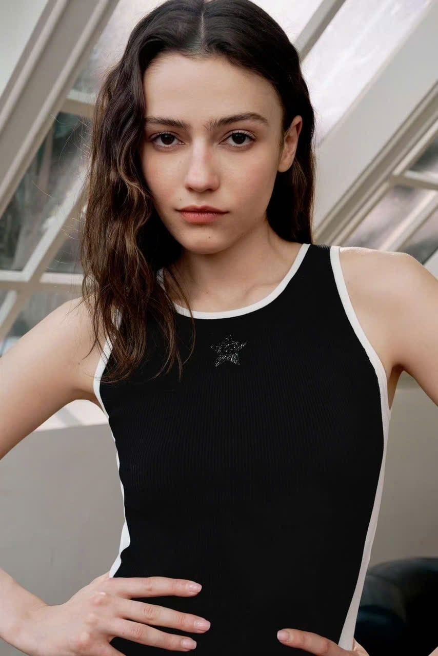  Áo tanktop Đen viền trắng đính sao 