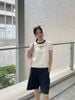  1.Áo trắng viền cổ đen, chữ CC Member 