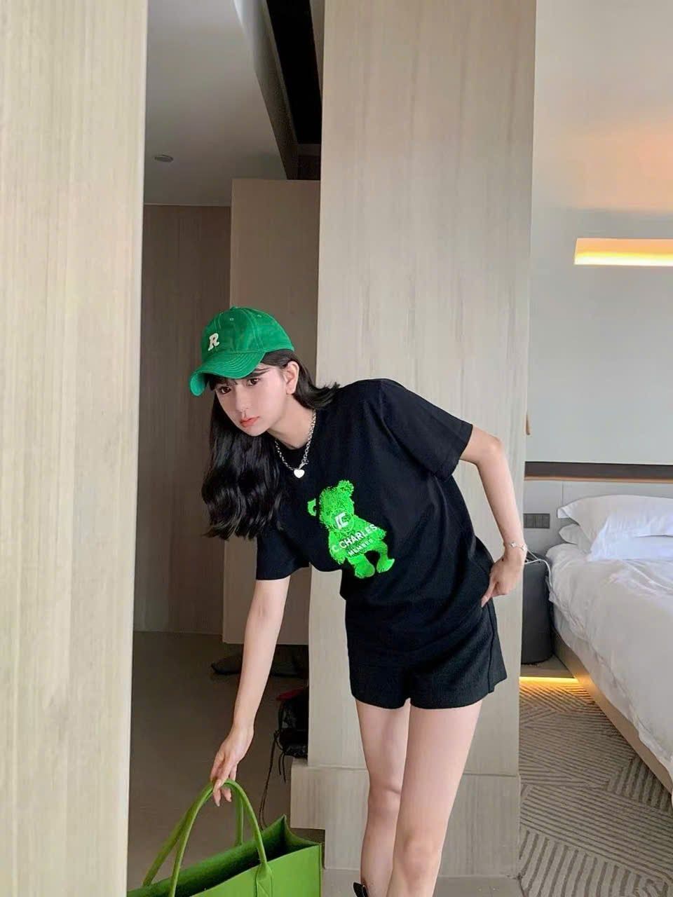  Áo phông đen gấu xanh 
