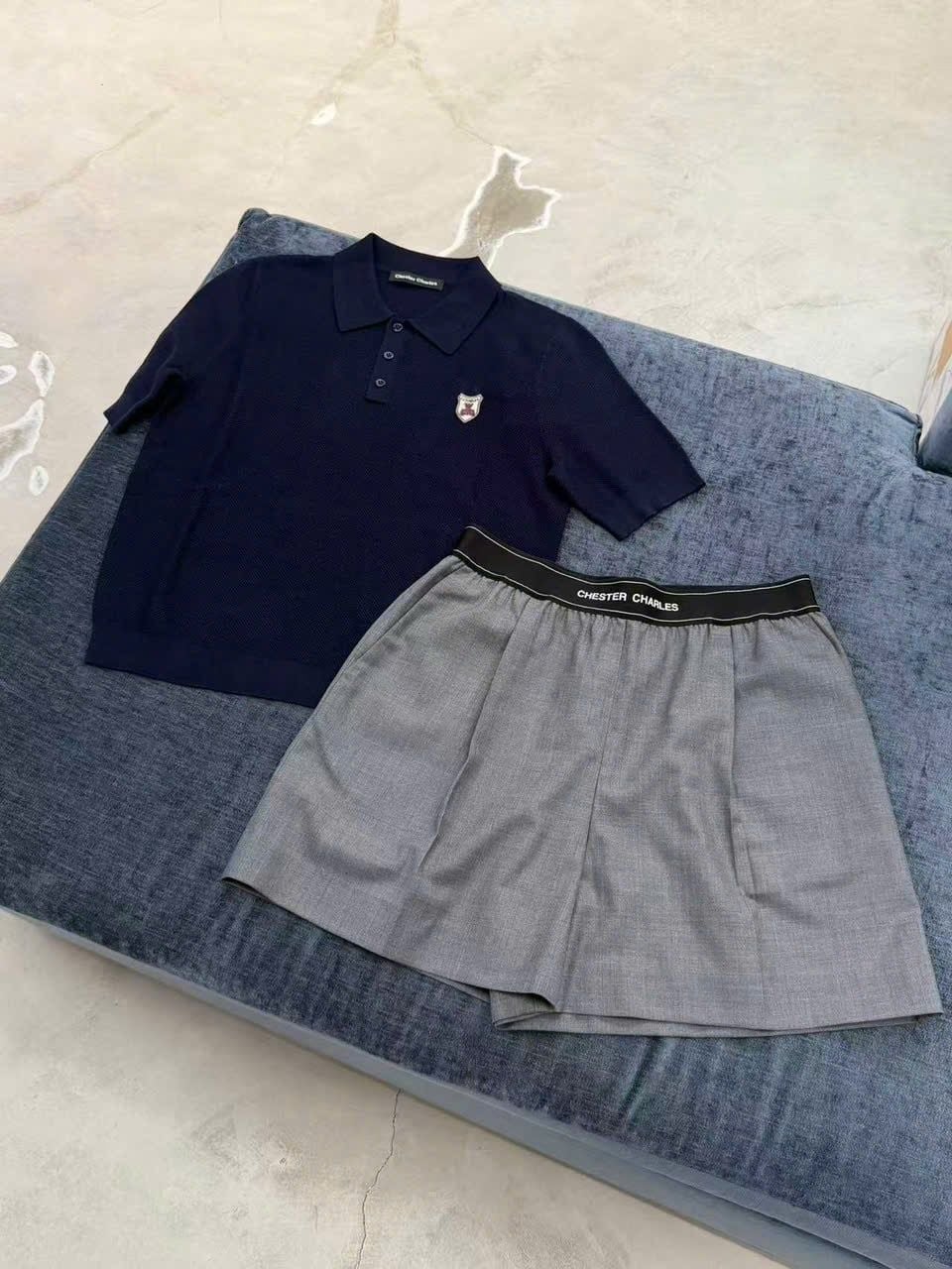  Áo polo xanh navy logo huy hiệu 