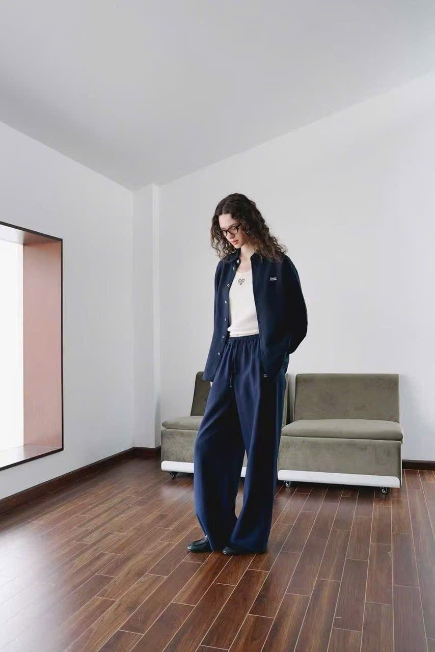  Bộ Áo sơ mi và quần vải cạp chun - Navy chữ CC trắng set 