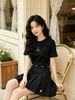  Áo thun đen thêu logo gấu 