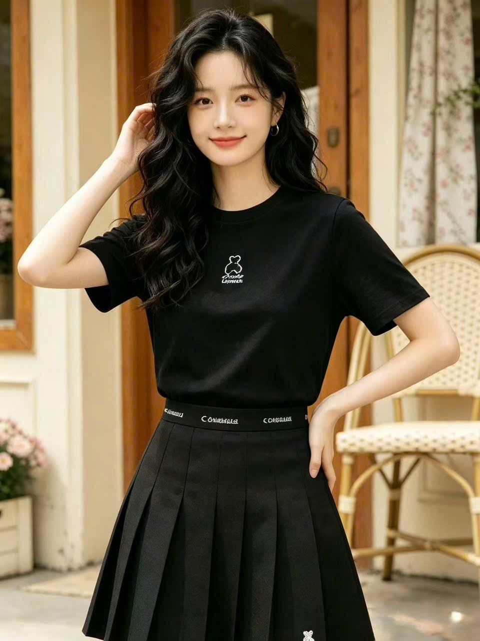  Áo thun đen thêu logo gấu 