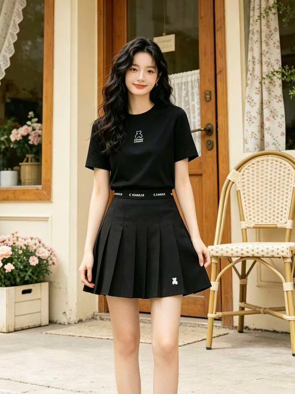  Áo thun đen thêu logo gấu 