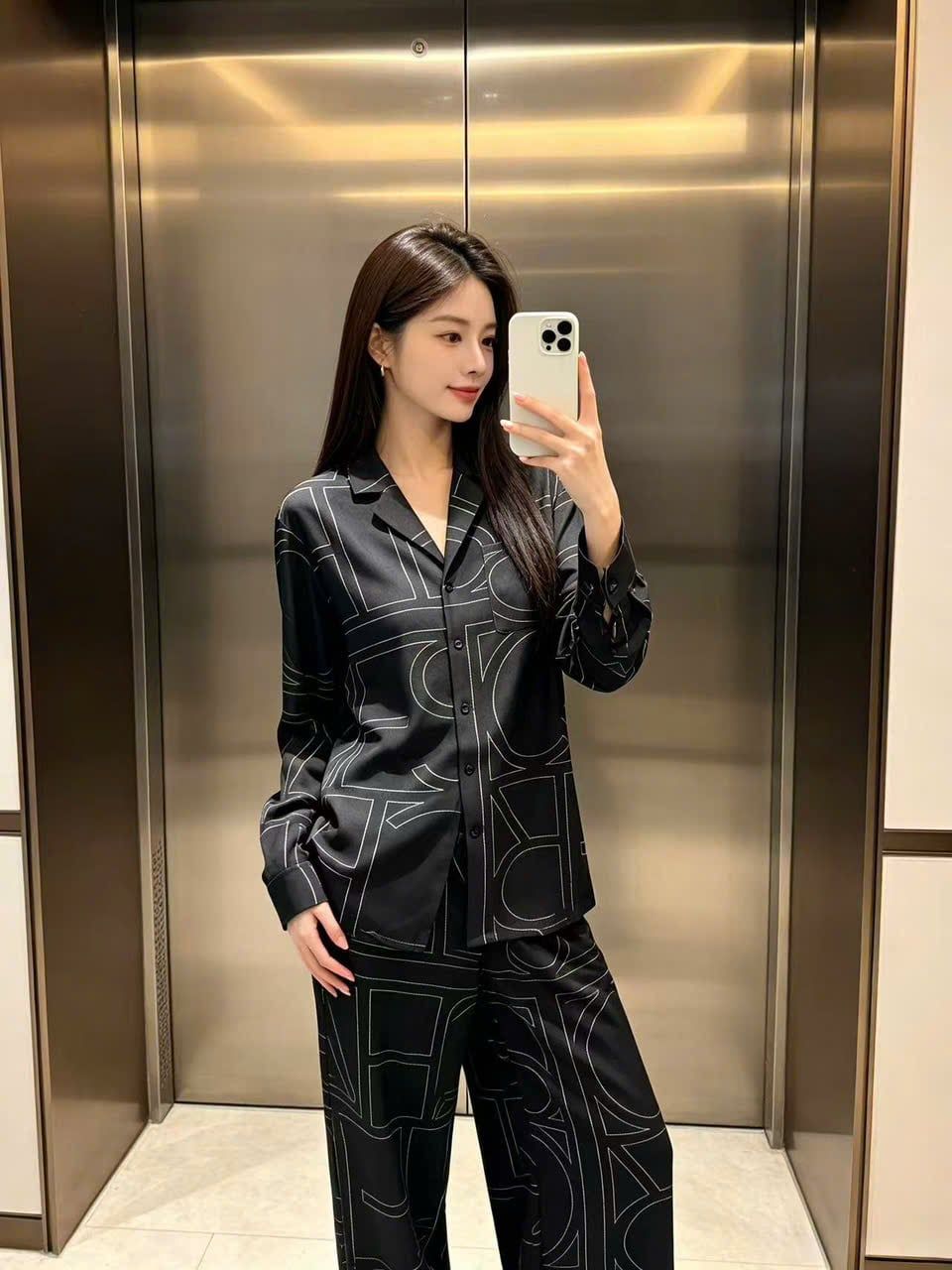  Áo sơ mi lụa Đen kẻ trắng 