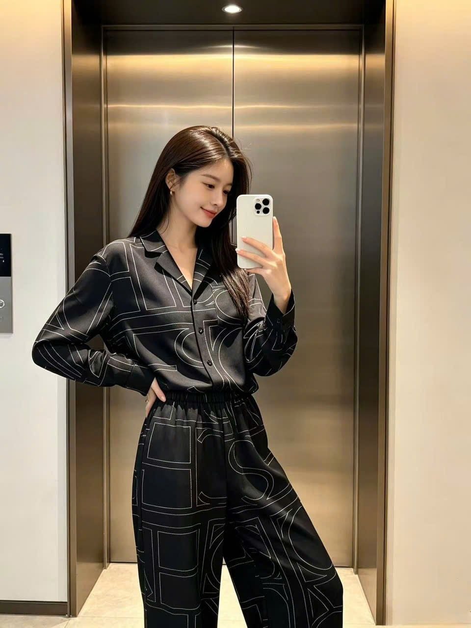  Quần lụa dài Đen kẻ trắng 