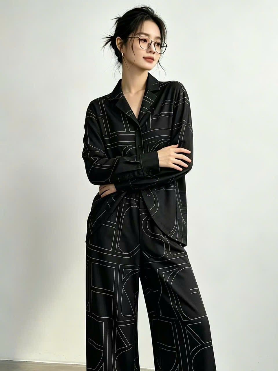  Áo sơ mi lụa Đen kẻ trắng 
