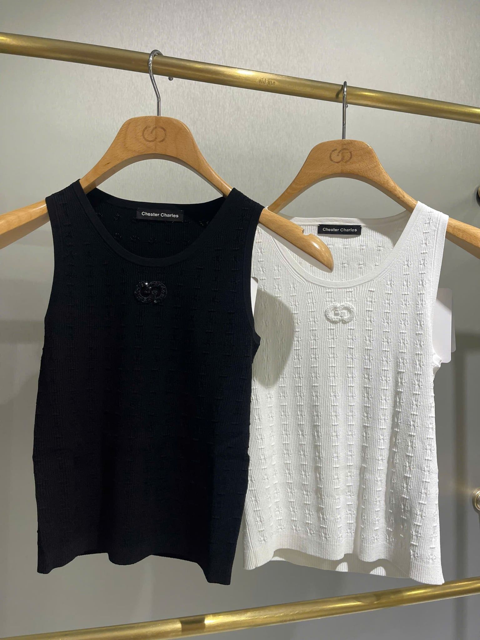  Áo tanktop đen vân nổi - logo xequin 