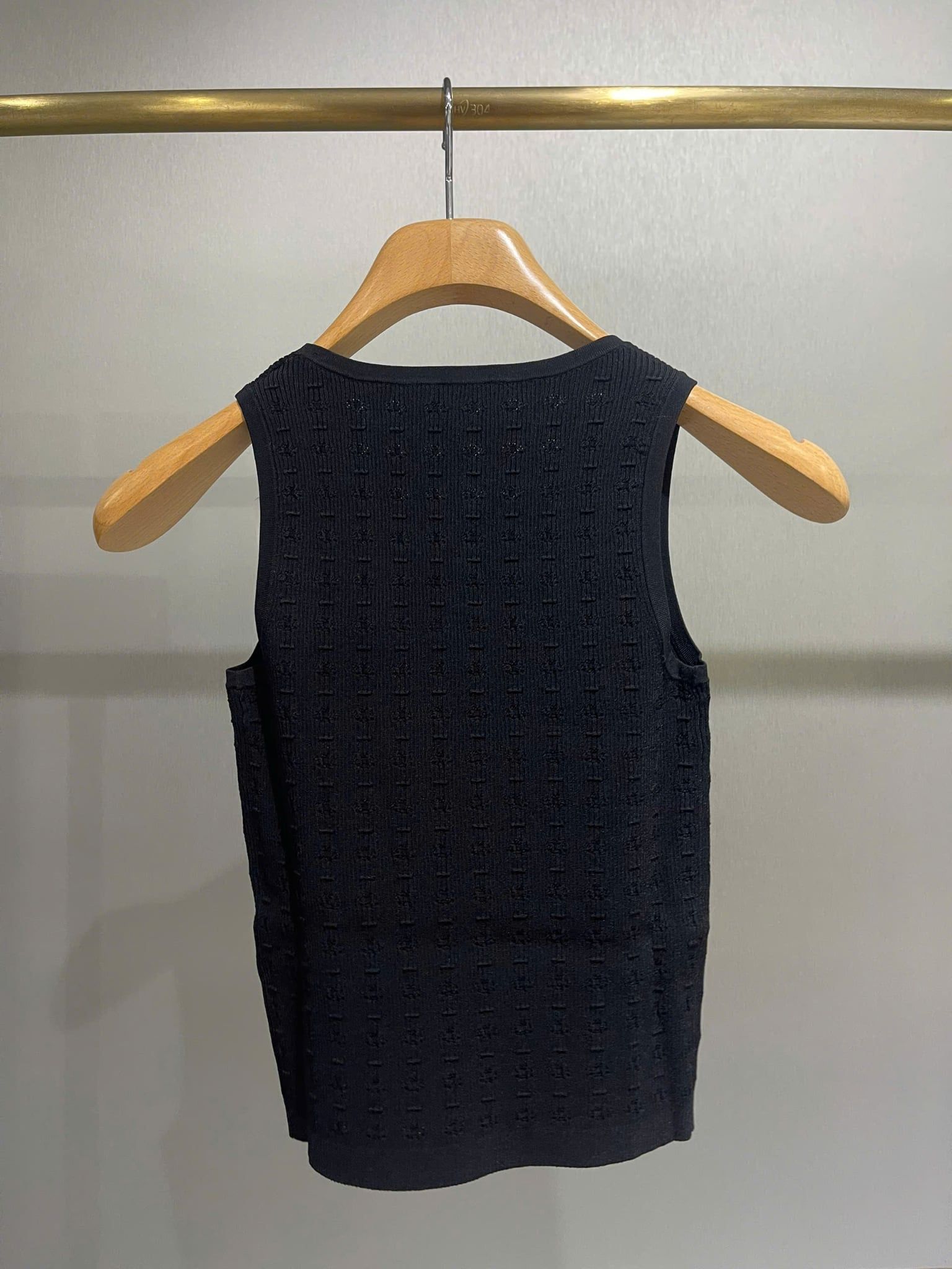  Áo tanktop đen vân nổi - logo xequin 