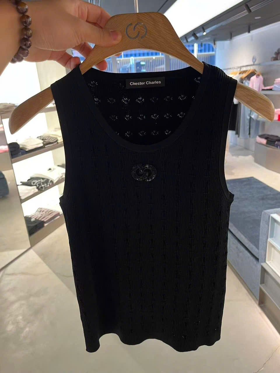  Áo tanktop đen vân nổi - logo xequin 