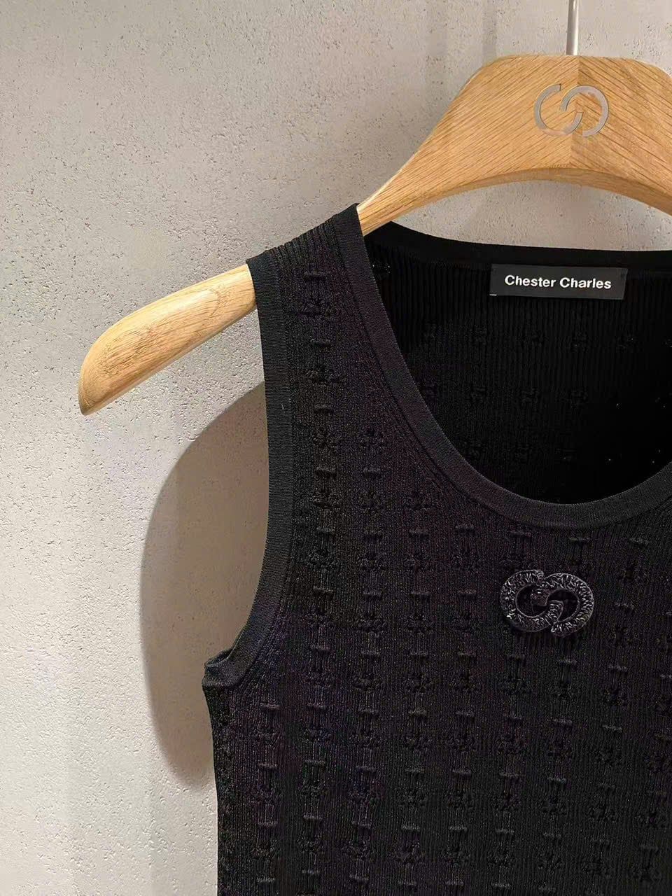  Áo tanktop đen vân nổi - logo xequin 
