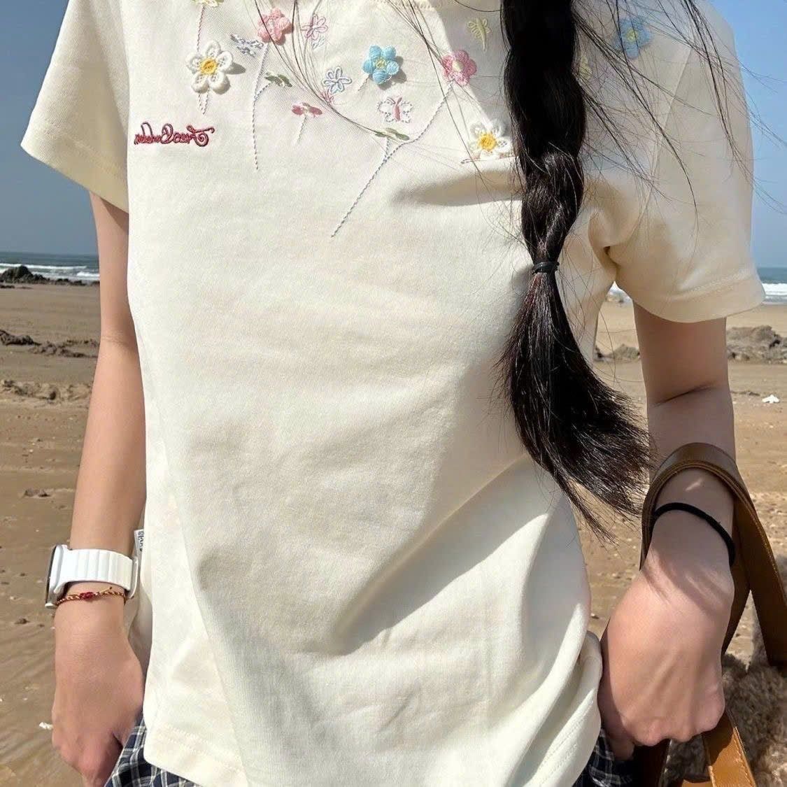  Áo Thun Thêu Hoa 
