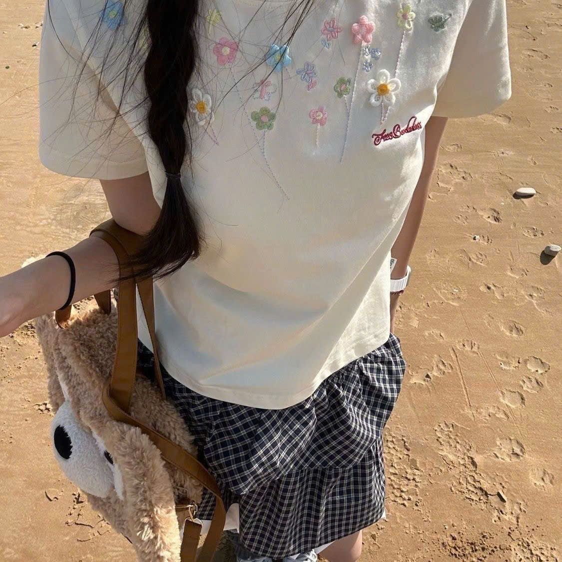  Áo Thun Thêu Hoa 