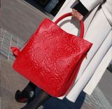  Túi Tote Họa Tiết Hoa Dập Nổi 