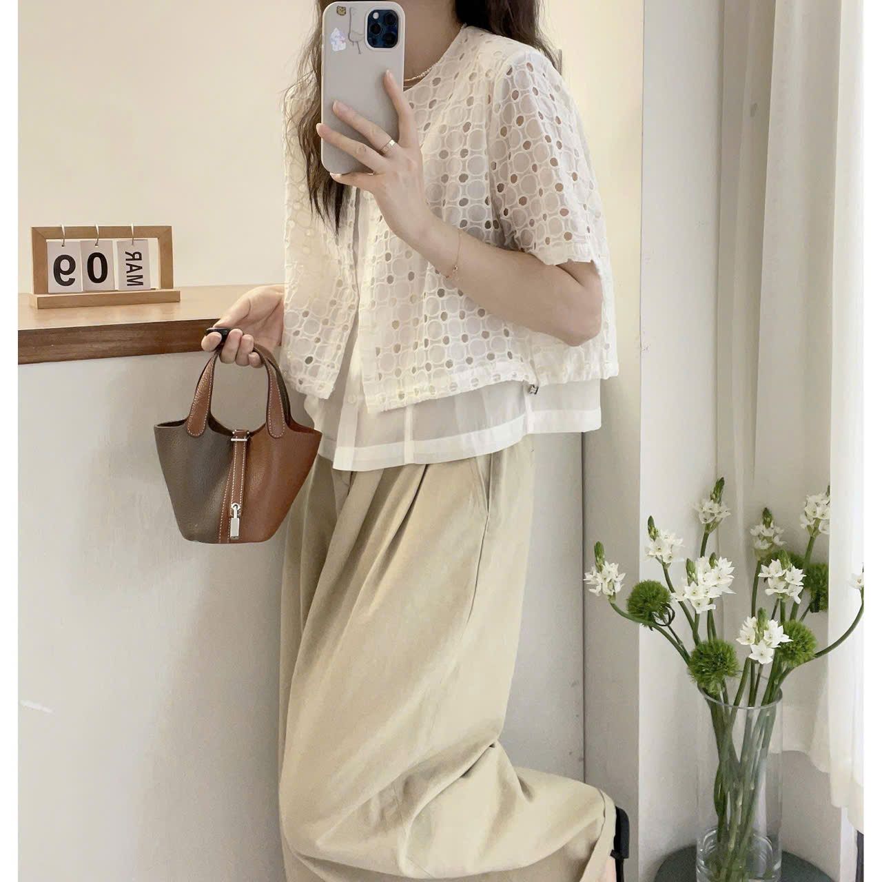  Áo Phông Ren Họa Tiết 