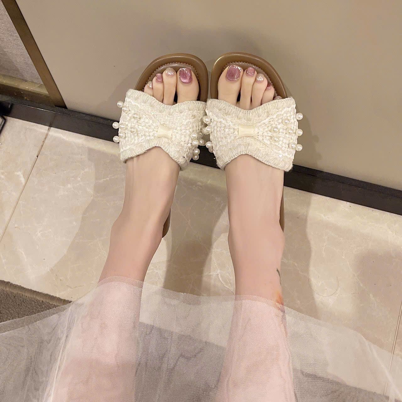  Dép Lê Quai Ngang Hở Ngón Ngọc Trai 