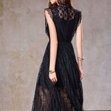  Đầm Ren Cotton Dáng Xòe Màu Đen 