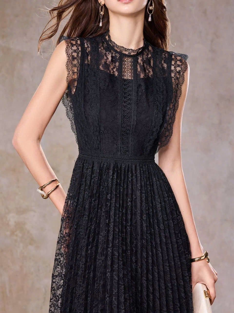  Đầm Ren Cotton Dáng Xòe Màu Đen 