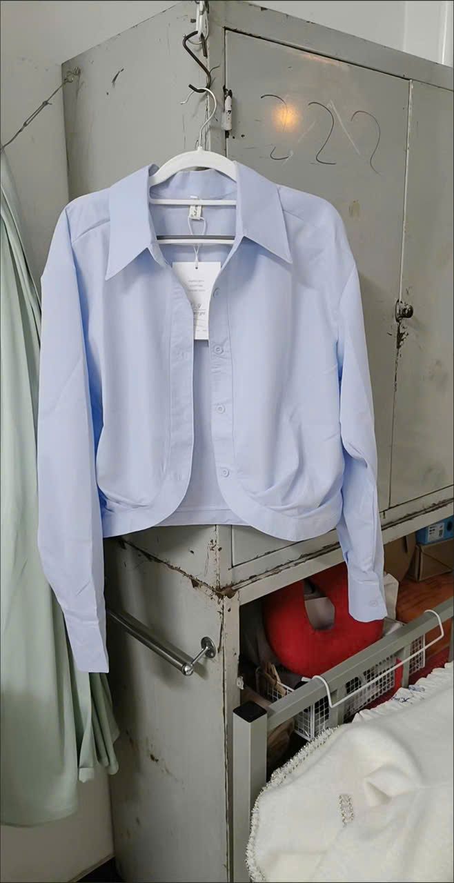  Áo Sơ Mi Croptop Cách Điệu 