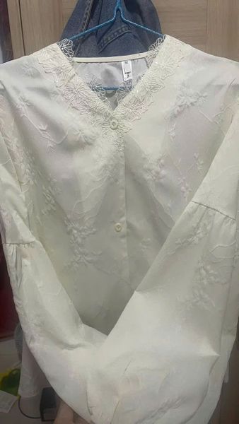  Áo Kiểu Tay Dài Phối Ren Hoa 