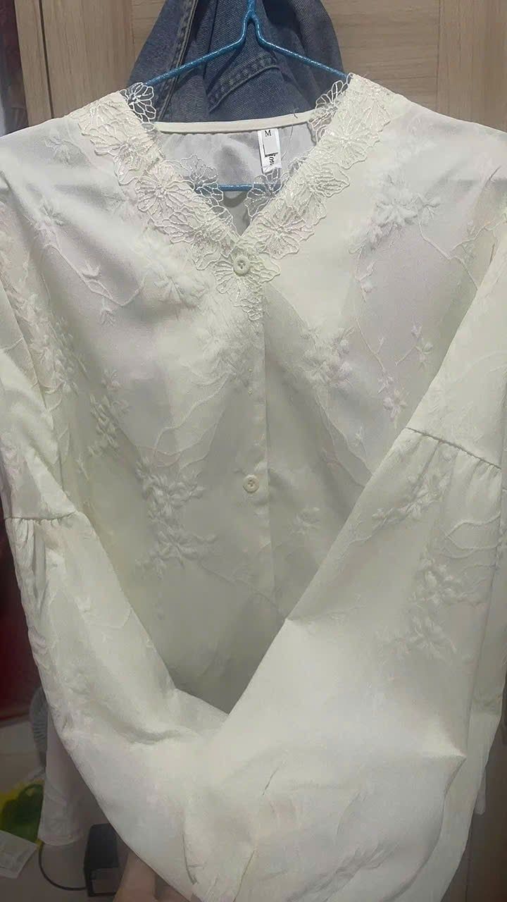  Áo Kiểu Tay Dài Phối Ren Hoa 