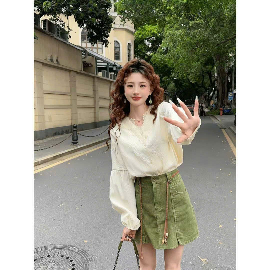  Áo Kiểu Tay Dài Phối Ren Hoa 