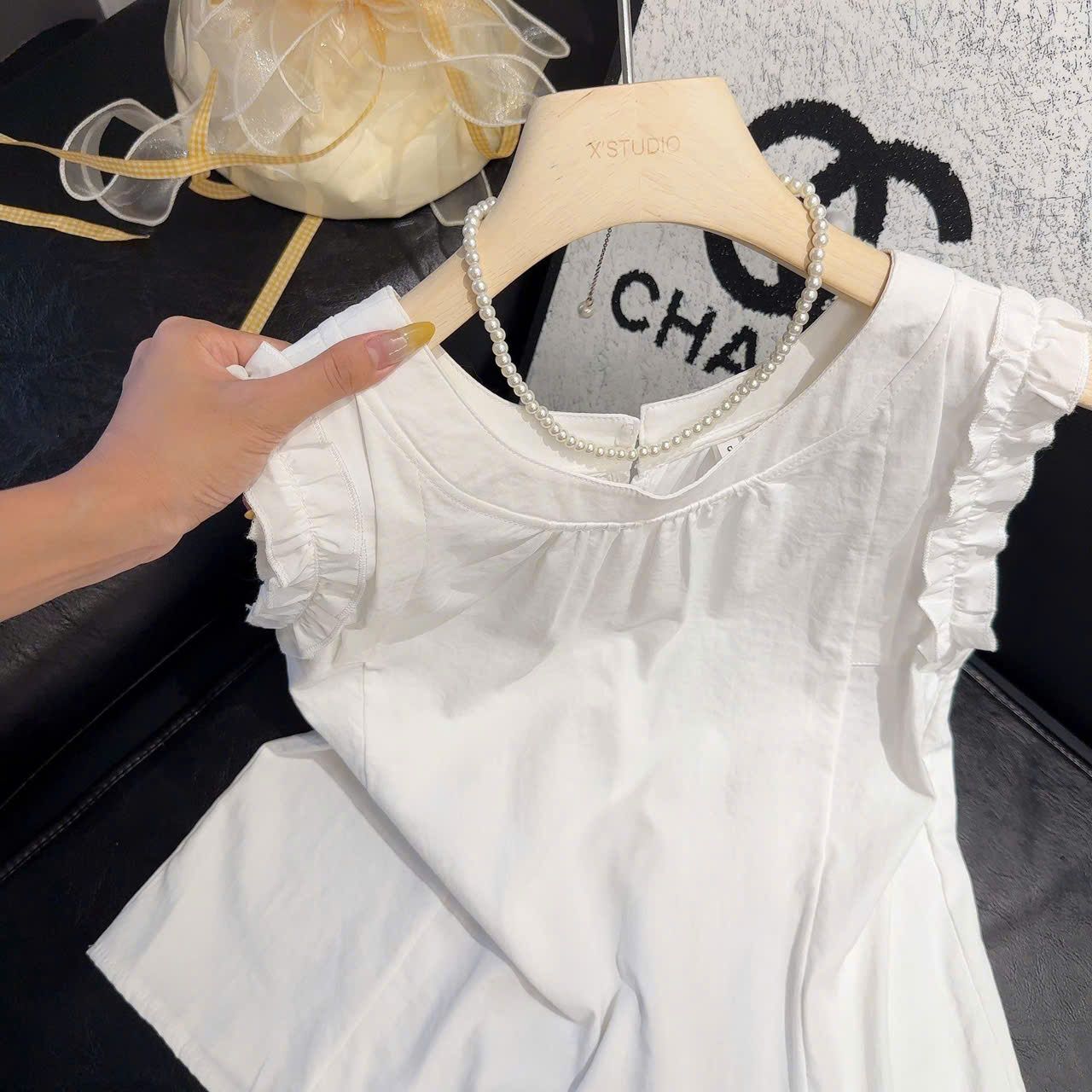  Áo Sơ Mi Kiểu Cổ Trễ Vai Có Bèo 