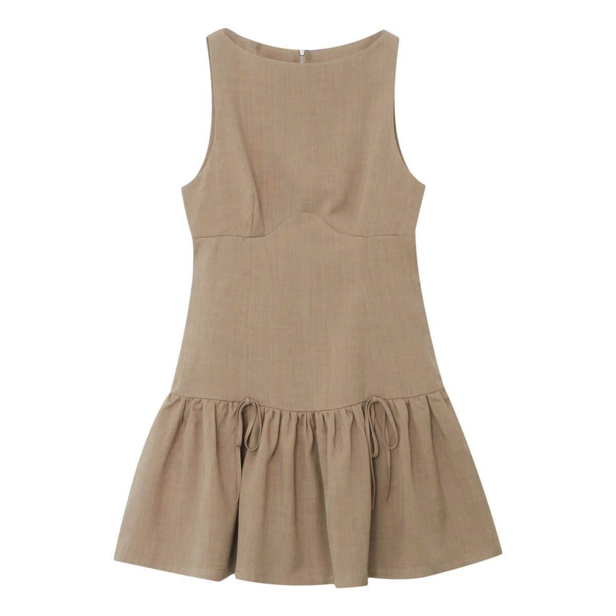  Váy Đỏ Đô Chân Bồng 