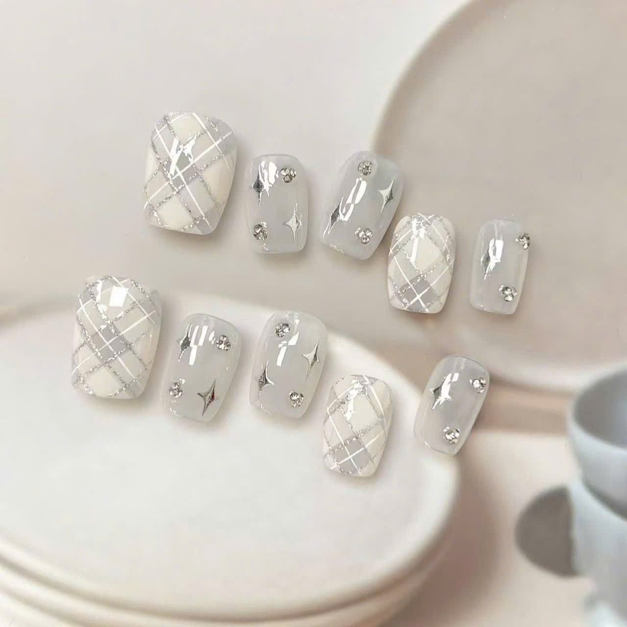  Mẫu Móng Ngắn Họa Tiết Đẹp 