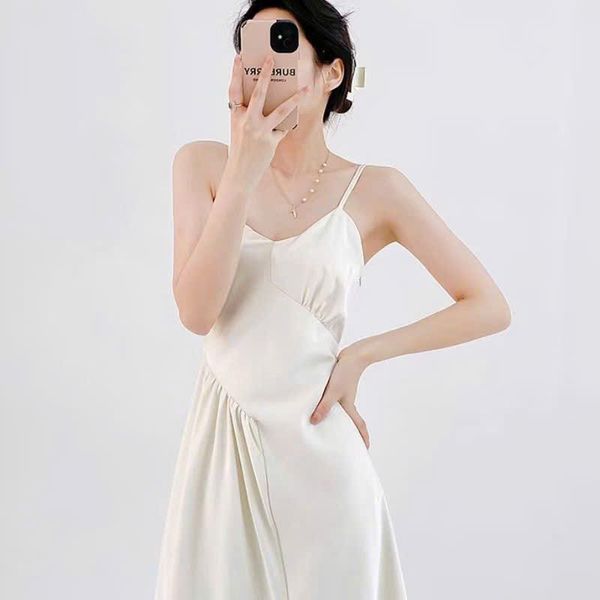  Váy Lụa 2 Dây Cổ Tim 