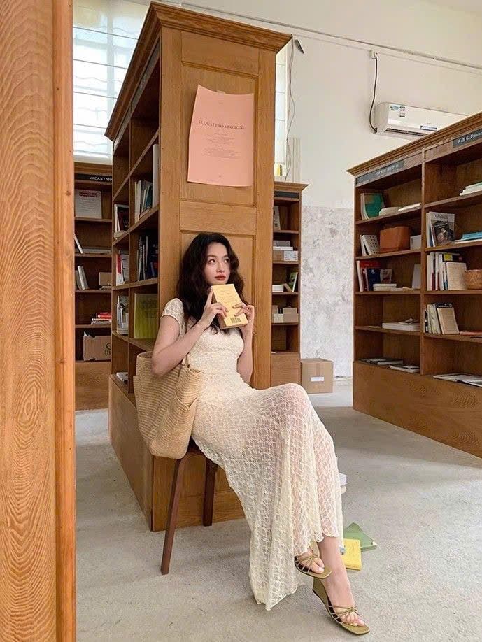  Váy Lưới Trắng Ôm Body Dáng Dài 