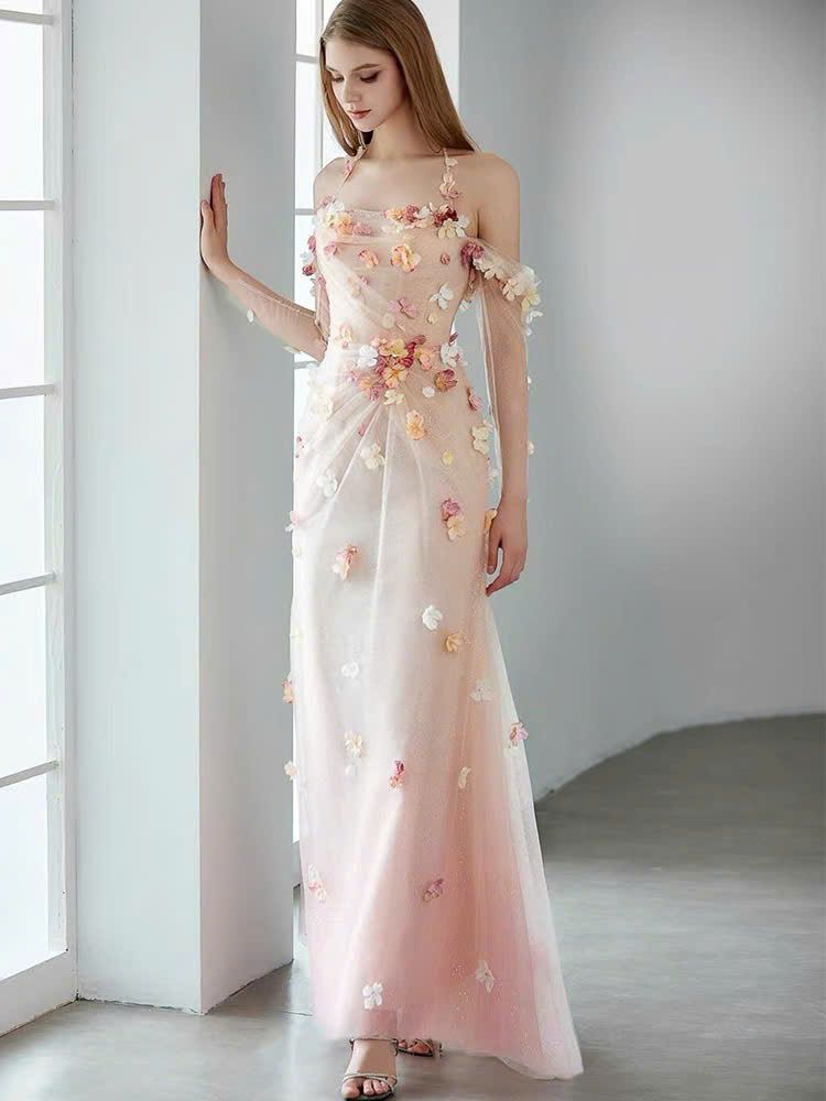  Váy Công Chúa Trễ Vai Đính Hoa 